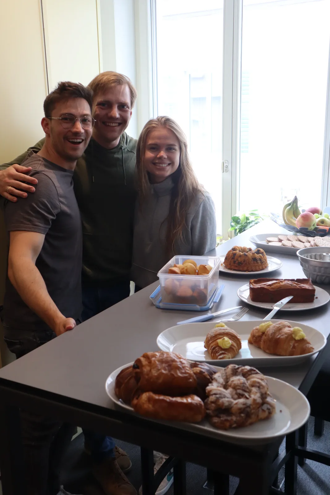 Team collaborating at Jua's Zürich office